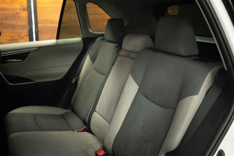 Used 2022 Toyota RAV4 XLE FWD image 12
