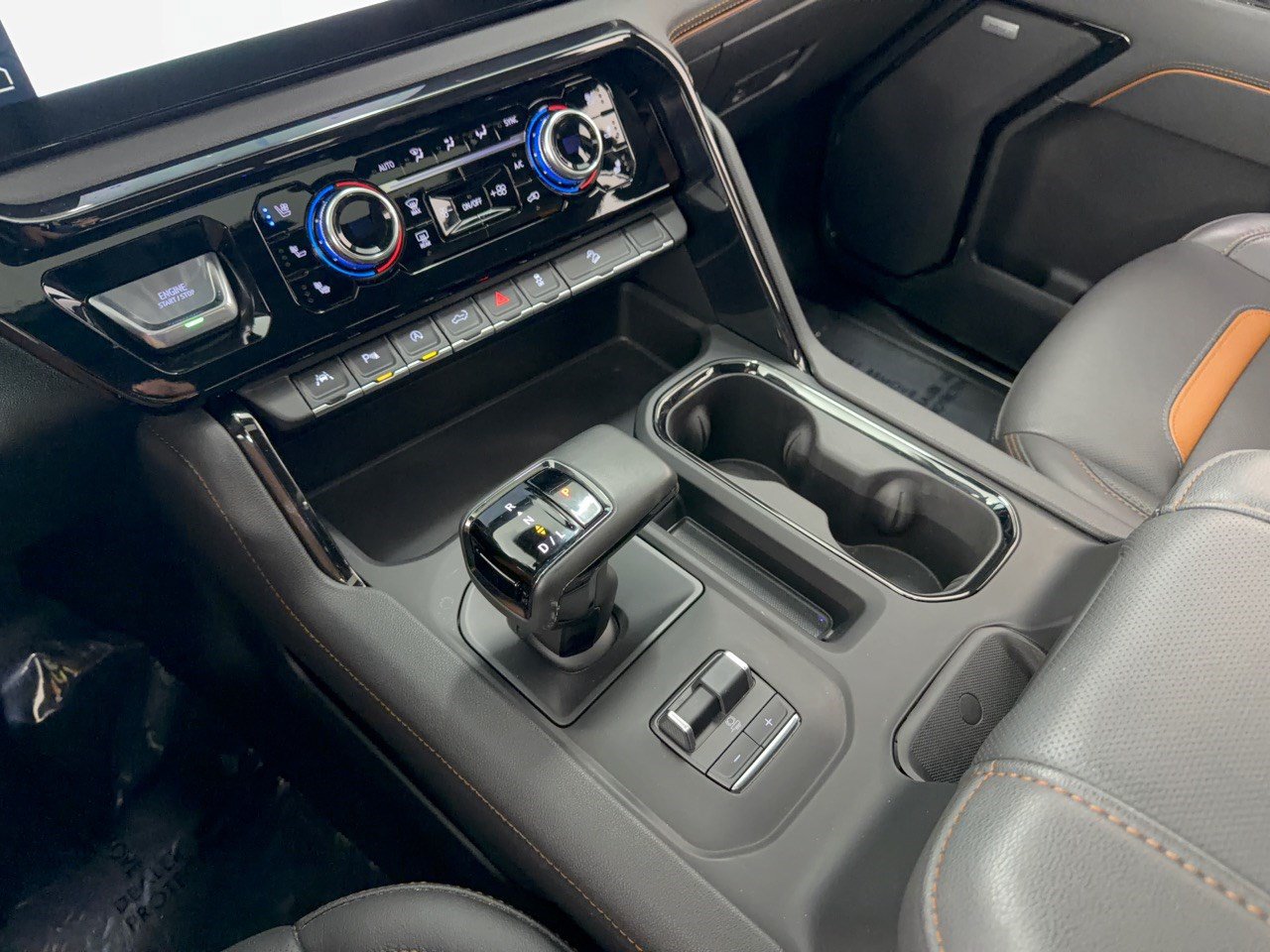 Used 2025 GMC Sierra 1500 AT4 w/ AT4 Premium Package AWD/4WD image 22