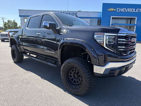 Used 2025 GMC Sierra 1500 SLT AWD/4WD image 3