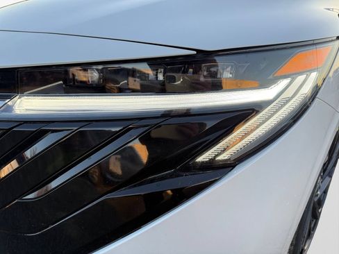 New 2026 Nissan Sentra SR w/ SR Premium Package FWD image 22