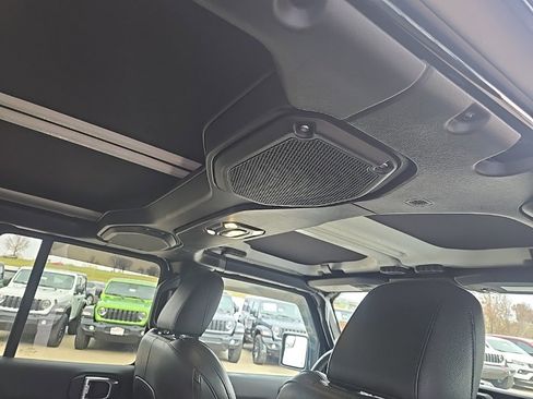 Used 2021 Jeep Gladiator Overland w/ Popular Equipment Package image 86