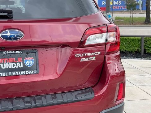 Used 2017 Subaru Outback 2.5i Premium image 16