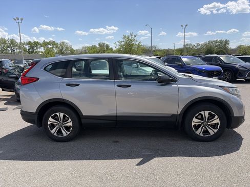 Used 2017 Honda CR-V LX image 4