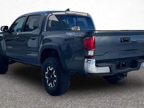 Used 2018 Toyota Tacoma TRD Off-Road image 5