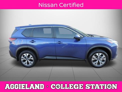 Certified 2022 Nissan Rogue SV image 2