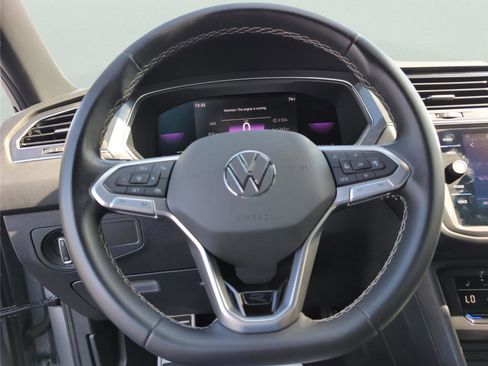 Used 2023 Volkswagen Tiguan SE R-Line image 23