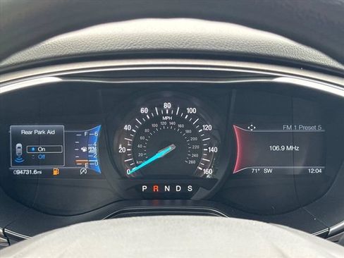 Used 2019 Ford Fusion SE FWD image 25