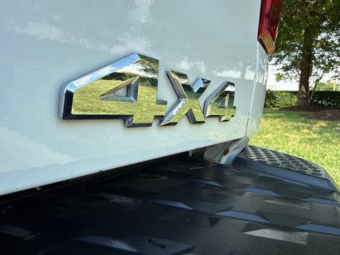 Used 2017 Nissan Titan S AWD/4WD image 6