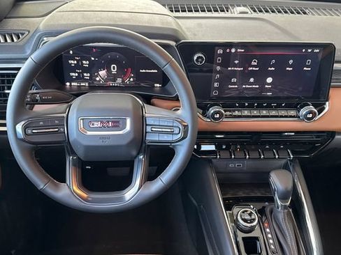 Used 2026 GMC Canyon AT4 w/ LPO, Off Road Lift Package AWD/4WD image 14