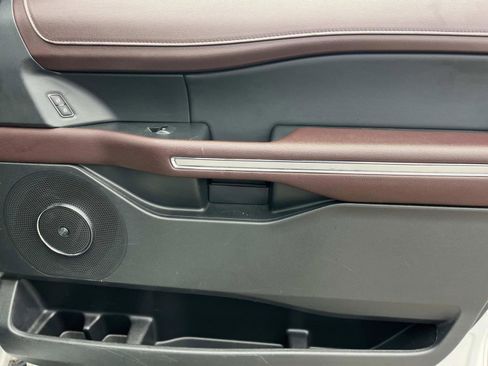 Used 2023 Ford Expedition Limited image 27