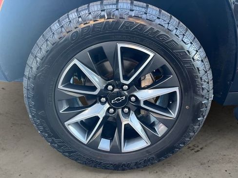 Used 2021 Chevrolet Tahoe Z71 w/ Z71 Off-Road Package AWD/4WD image 14