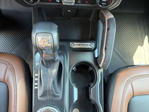 Used 2024 Ford Bronco Outer Banks AWD/4WD image 19
