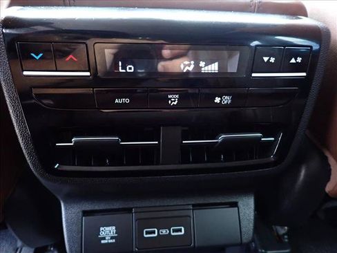 Used 2024 Acura MDX SH-AWD w/ Technology Package image 12