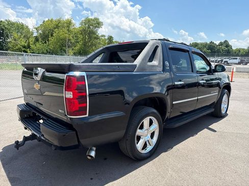 Used 2012 Chevrolet Avalanche LTZ AWD/4WD image 5