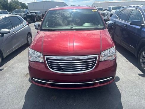 Used 2015 Chrysler Town & Country Touring-L w/ Driver Convenience Group FWD image 2