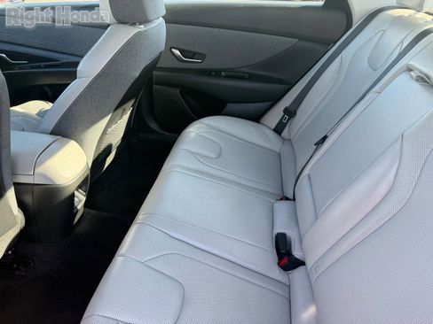 Used 2024 Hyundai Elantra Limited image 26