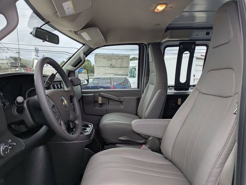New 2025 Chevrolet Express 2500 w/ Driver Convenience Package image 15