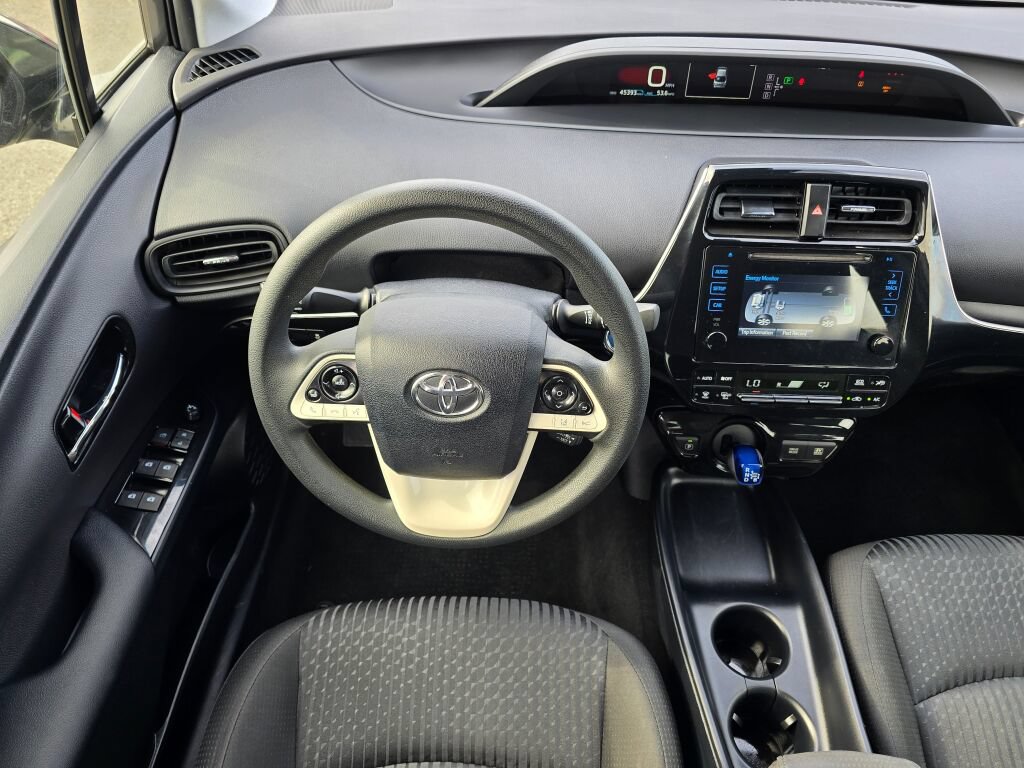Used 2017 Toyota Prius Two FWD image 2