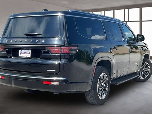 Used 2024 Jeep Wagoneer L Series II w/ Flexible Seating Group AWD/4WD image 6
