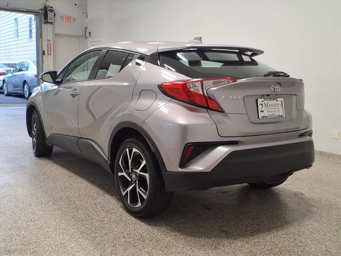 Used 2019 Toyota C-HR XLE image 6