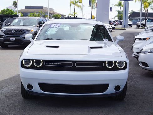 Used 2017 Dodge Challenger SXT RWD image 2