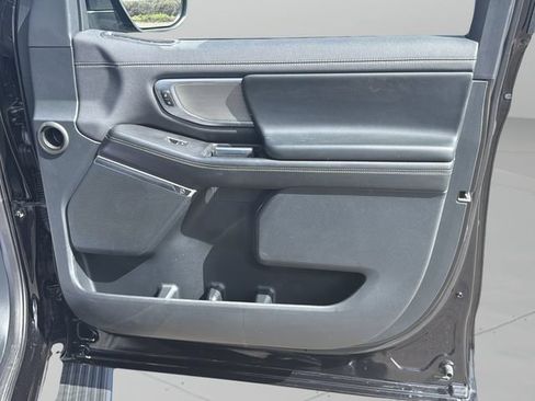 Used 2025 Ford Expedition Platinum AWD/4WD image 45