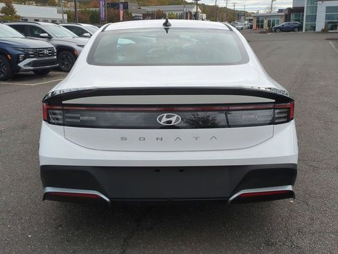 New 2026 Hyundai Sonata SE FWD image 4