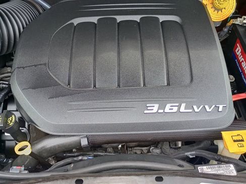 Used 2018 Dodge Grand Caravan SXT w/ Driver Convenience Group image 25