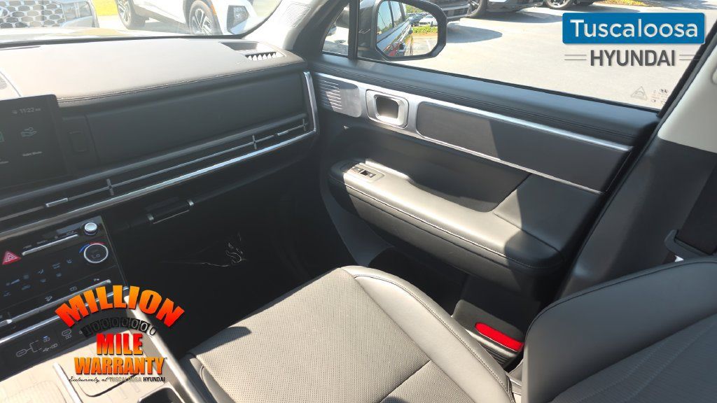 Used 2025 Hyundai Santa Fe SEL FWD image 28