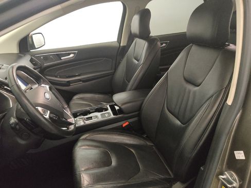 Used 2019 Ford Edge Titanium AWD/4WD image 17