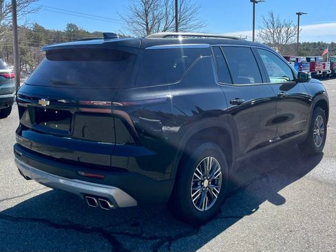 New 2025 Chevrolet Traverse LT w/ Driver Confidence Package FWD image 6