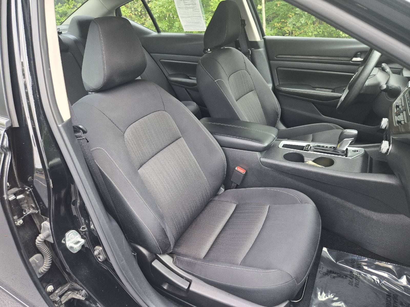Used 2025 Nissan Altima 2.5 SV FWD image 23