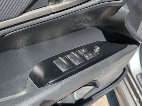 Used 2025 Toyota Camry SE w/ Convenience Package FWD image 9