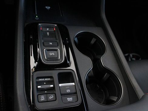 Used 2025 Honda Pilot TrailSport image 18