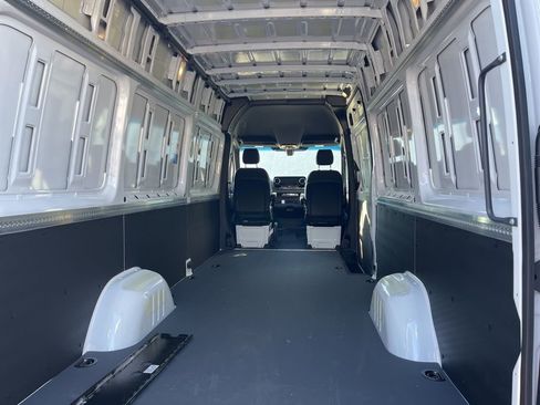 Used 2026 Mercedes-Benz Sprinter 2500 image 11