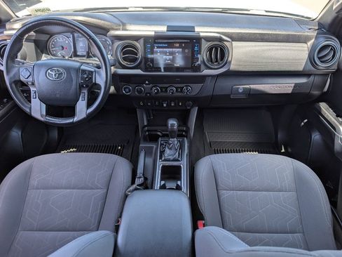 Used 2019 Toyota Tacoma TRD Off-Road w/ Technology Package AWD/4WD image 4