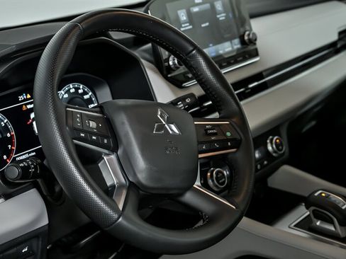 Used 2024 Mitsubishi Outlander SEL image 23