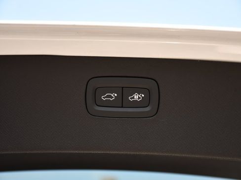 New 2026 Volvo XC90 B6 Plus w/ Protection Package Premier image 27