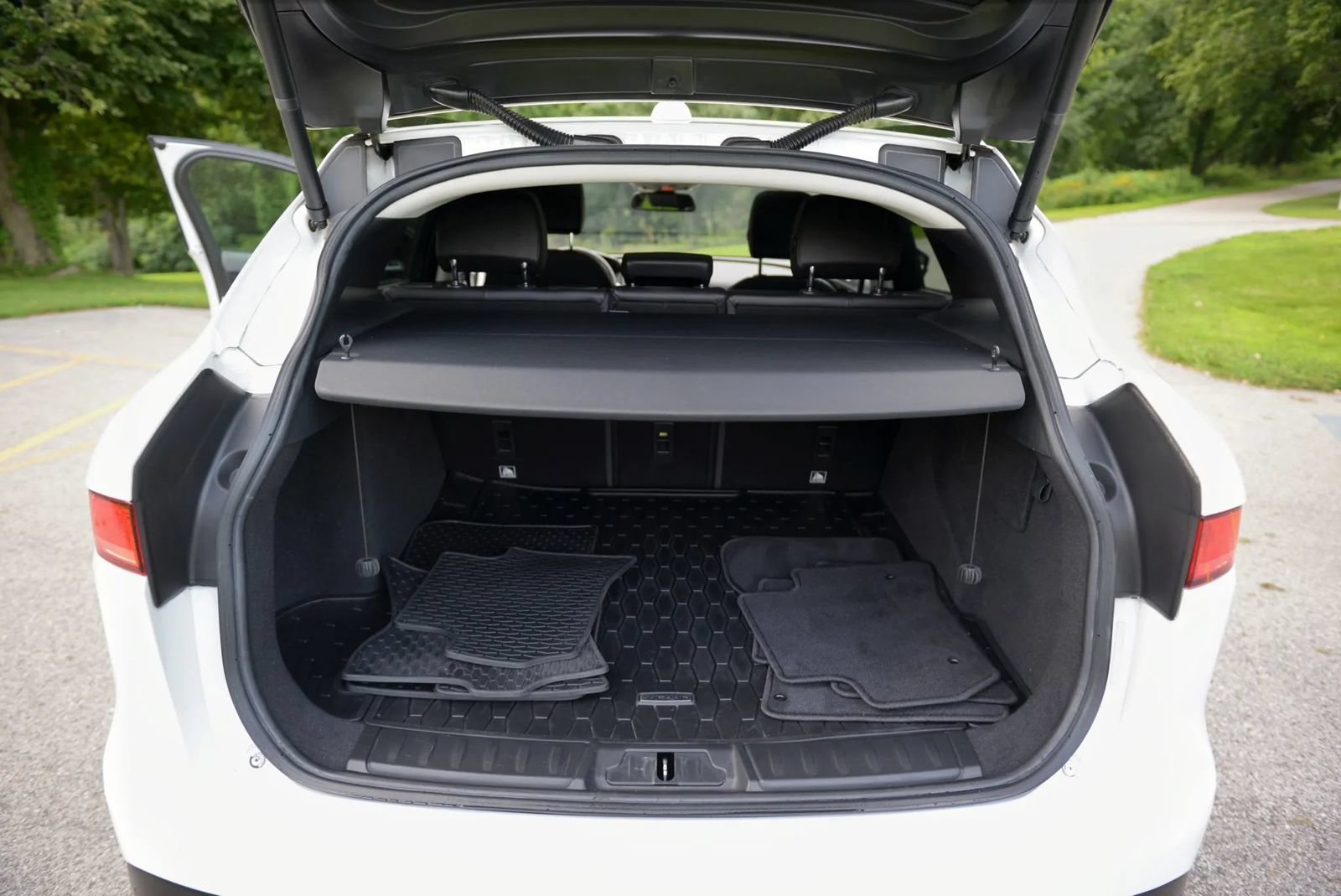 Used 2018 Jaguar F-PACE Premium AWD/4WD image 70