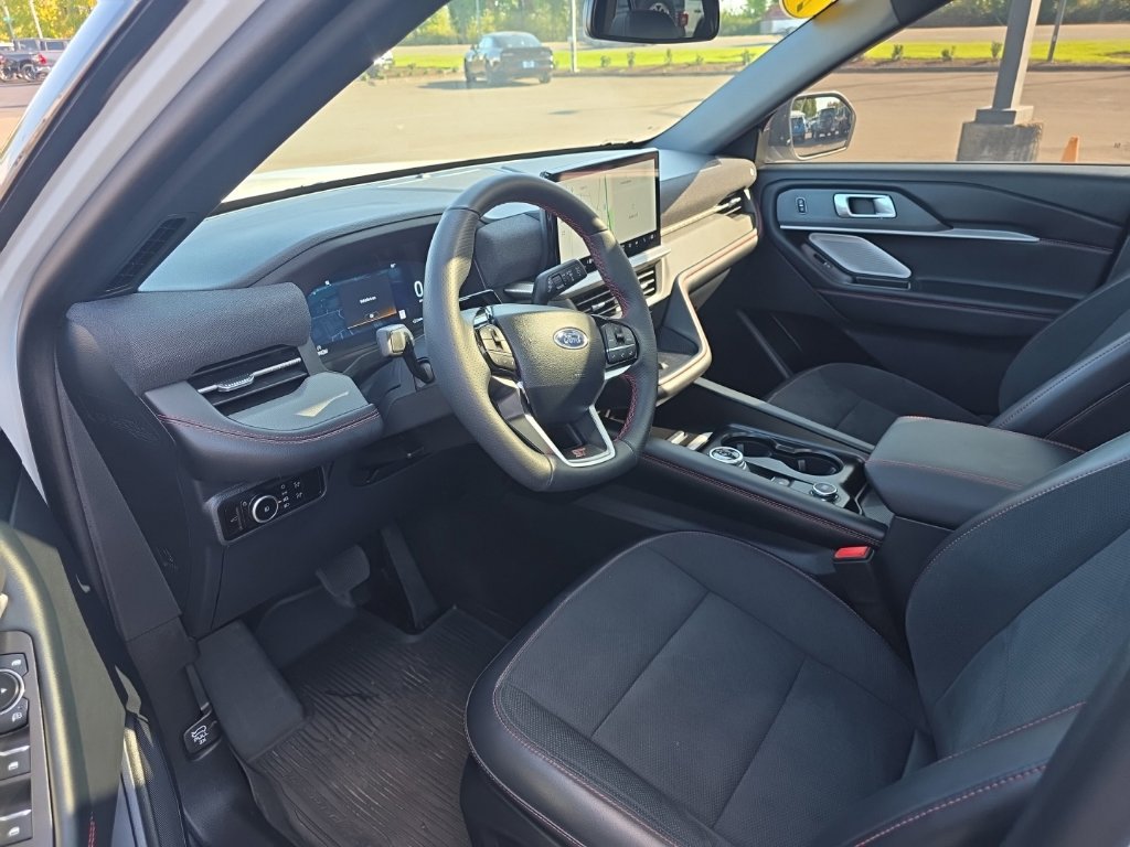 Used 2025 Ford Explorer ST w/ Sun And Sound Package AWD/4WD image 13
