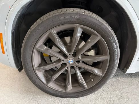 Used 2024 BMW X4 xDrive30i w/ Premium Package AWD/4WD image 5