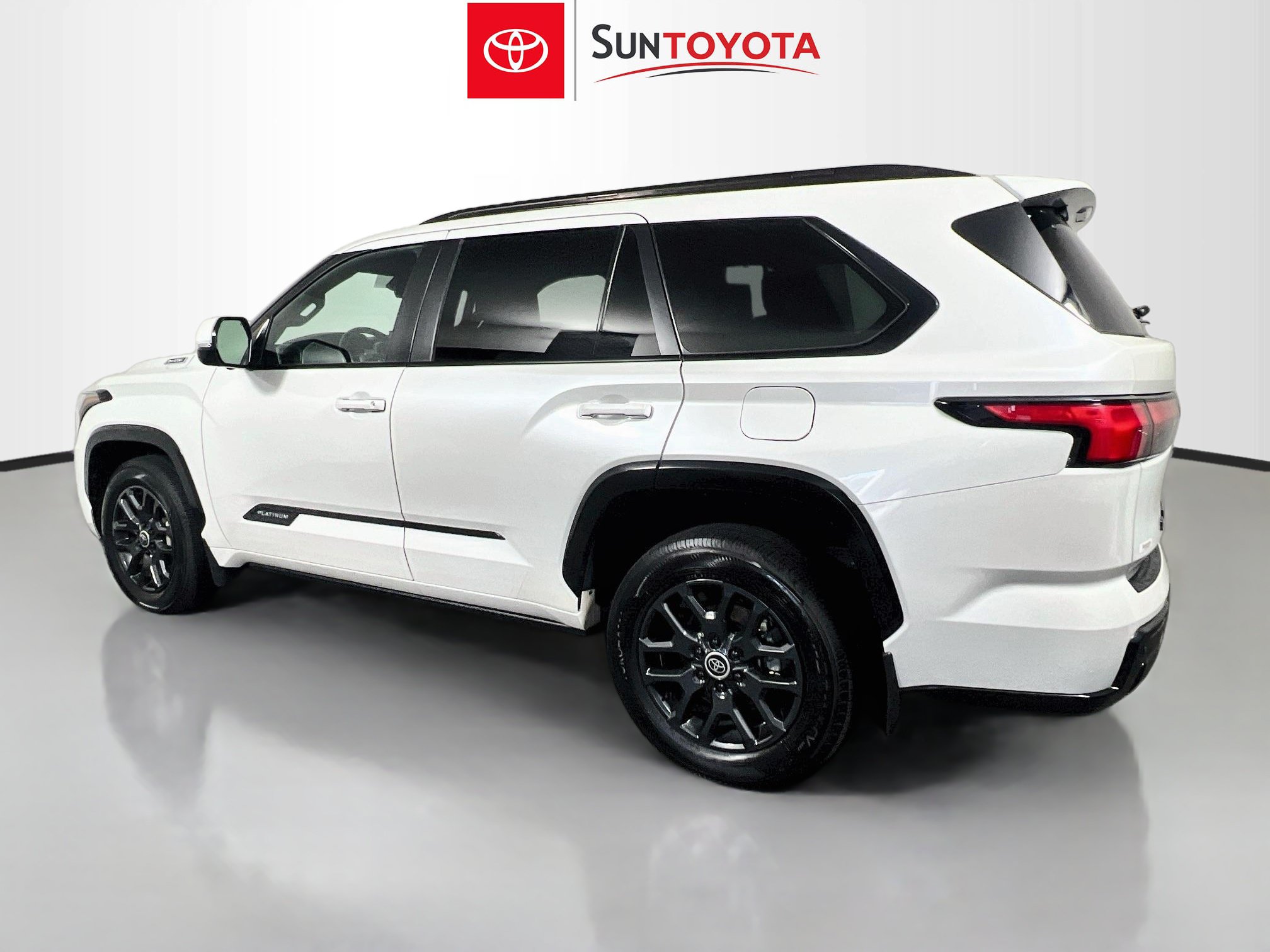 Used 2024 Toyota Sequoia Platinum AWD/4WD image 6
