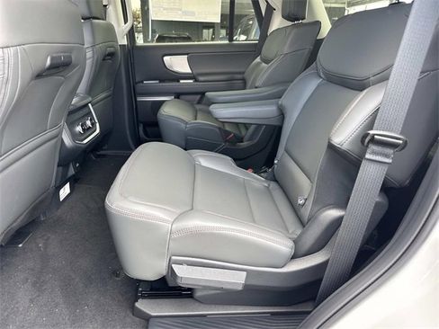 New 2025 Ford Expedition Active image 19