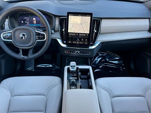New 2026 Volvo XC90 B6 Plus image 11