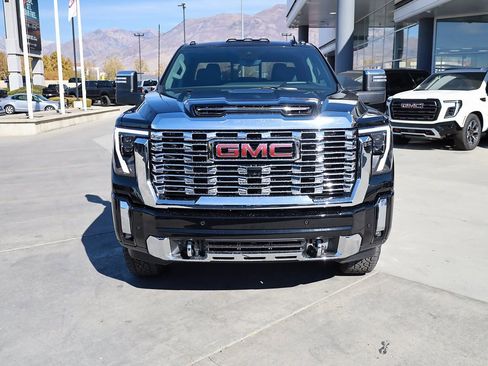 New 2026 GMC Sierra 3500 Denali w/ Technology Package image 9