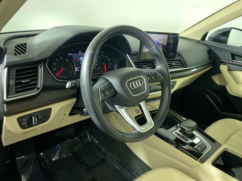 Used 2023 Audi Q5 Premium w/ Convenience Package image 23