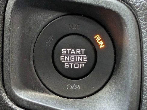 Used 2024 Jeep Wrangler Unlimited Sport AWD/4WD image 30
