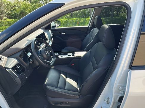 Certified 2023 Nissan Rogue SL w/ SL Premium Package AWD/4WD image 11