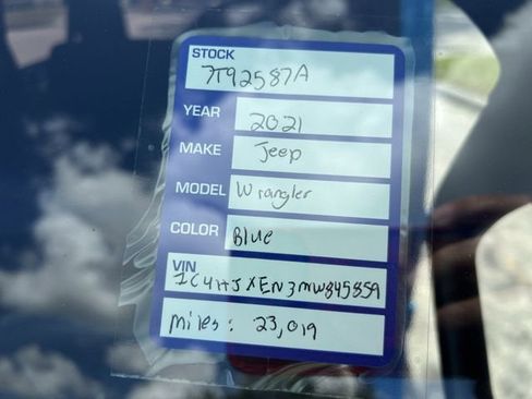 Used 2021 Jeep Wrangler Unlimited Sahara image 34