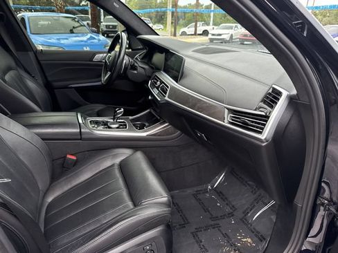 Used 2022 BMW X7 xDrive40i w/ M Sport Package AWD/4WD image 19